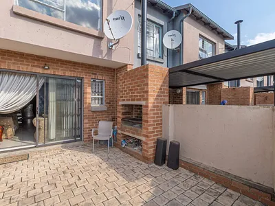 3 Bedroom Apartment For Sale in Randburg - RUN2.webp