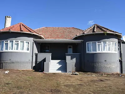 4 Bedroom House For Sale in East London - RNue.webp