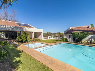 2 Bedroom Apartment For Sale in Sandton - 2tQD.webp