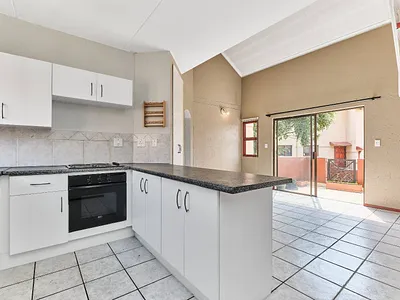 2 Bedroom Apartment For Sale in Randburg - ohBf.webp