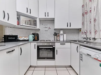 2 Bedroom Apartment For Sale in Randburg - c0rx.webp