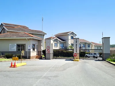 3 Bedroom Apartment For Sale in East London - UaaX.webp