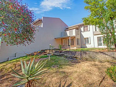 3 Bedroom Townhouse For Sale in Randburg - gZH7.webp