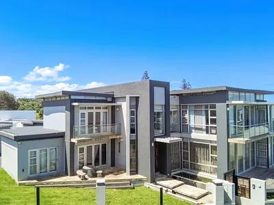 5 Bedroom House For Sale in East London - 4n24.webp