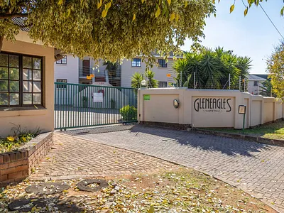 2 Bedroom Apartment For Sale in Randburg - img