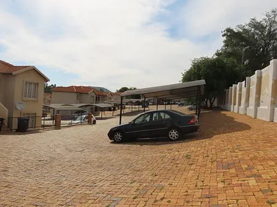 2 Bedroom Apartment For Sale in Roodepoort - IFrH.webp