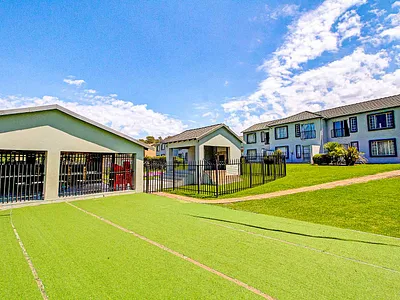 2 Bedroom Apartment For Sale in Roodepoort - 6PRJ.webp