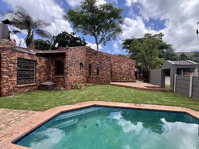 3 Bedroom House For Sale in Roodepoort - FERy.webp