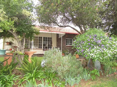 2 Bedroom Townhouse For Sale in Roodepoort - LlQg.webp