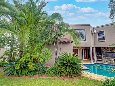 4 Bedroom House For Sale in Roodepoort - img