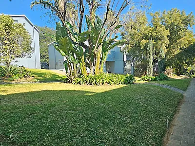 3 Bedroom Apartment For Sale in Roodepoort - img