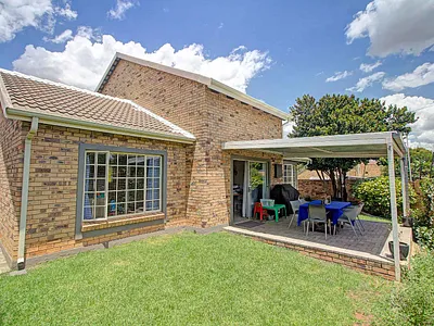 3 Bedroom Townhouse For Sale in Roodepoort - wlHl.webp