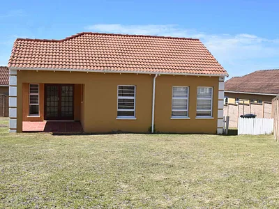 2 Bedroom Townhouse For Sale in East London - DrRu.webp