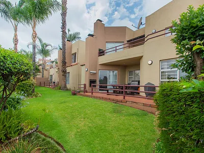 3 Bedroom Apartment For Sale in Roodepoort - yoFX.webp