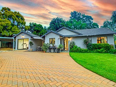 3 Bedroom House For Sale in Roodepoort - 7tgq.webp