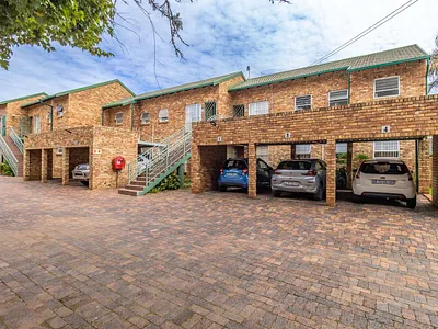 2 Bedroom Apartment For Sale in Roodepoort - iKYt.webp