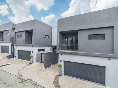 3 Bedroom Townhouse For Sale in Sandton - BQze.webp