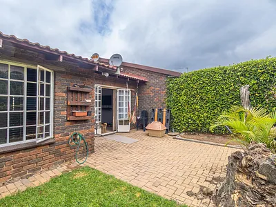 2 Bedroom Townhouse For Sale in Randburg - img