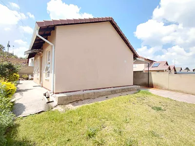 3 Bedroom House For Sale in Roodepoort - aLdK.webp