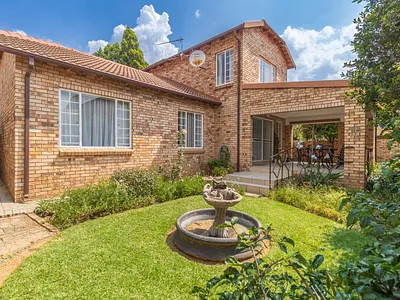 3 Bedroom Townhouse For Sale in Randburg - img