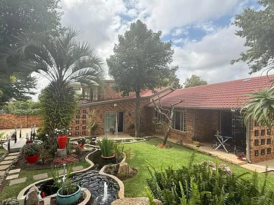 3 Bedroom House For Sale in Randburg - 2u7H.webp