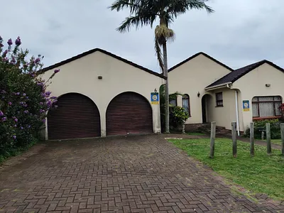 3 Bedroom House For Sale in East London - mT9u.webp