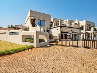 3 Bedroom Apartment For Sale in Roodepoort - tZln.webp