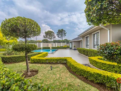 1 Bedroom Apartment For Sale in Sandton - KZX0.webp