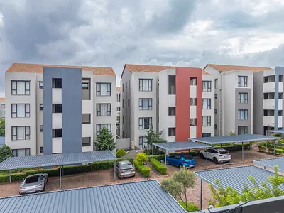 1 Bedroom Apartment For Sale in Sandton - 6LQo.webp