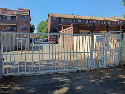 2 Bedroom Apartment For Sale in Kempton Park - UajO.webp