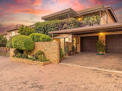 3 Bedroom Townhouse For Sale in Roodepoort - CveF.webp