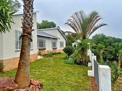 4 Bedroom House For Sale in Roodepoort - 9ML1.webp