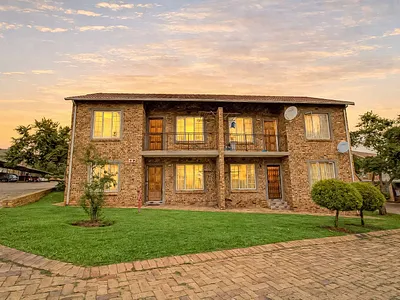 2 Bedroom Apartment For Sale in Roodepoort - img