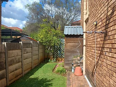 2 Bedroom Townhouse To Rent in Allen's Nek, Roodepoort - SBQa.webp