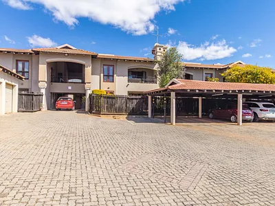 2 Bedroom Apartment For Sale in Roodepoort - Ohxc.webp