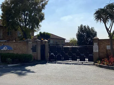 2 Bedroom Townhouse To Rent in Randburg - img