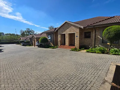 2 Bedroom Townhouse To Rent in Randburg - img