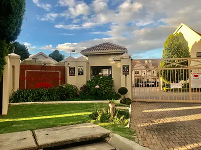 3 Bedroom Townhouse To Rent in Johannesburg - img