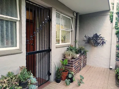 2 Bedroom Apartment For Sale in Randburg - FTFE.webp