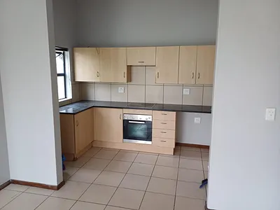 2 Bedroom Apartment For Sale in Randburg - E4yY.webp