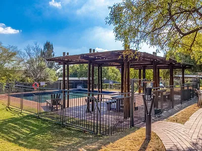2 Bedroom Apartment For Sale in Randburg - 0WeY.webp