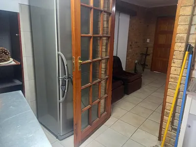 1 Bedroom Apartment To Rent in Roodepoort - GiRt.webp