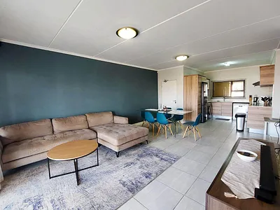 2 Bedroom Apartment To Rent in Midrand - v9vT.webp