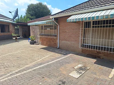 Apartment To Rent in Roodepoort - i21y.webp