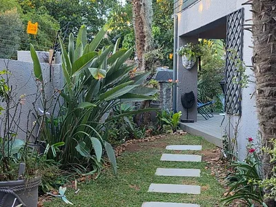 4 Bedroom Townhouse To Rent in Randburg - d0rs.webp