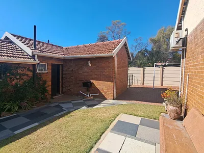 1 Bedroom Apartment To Rent in Randburg - jm6Y.webp