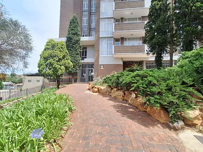 2 Bedroom Apartment To Rent in Roodepoort - hHyW.webp