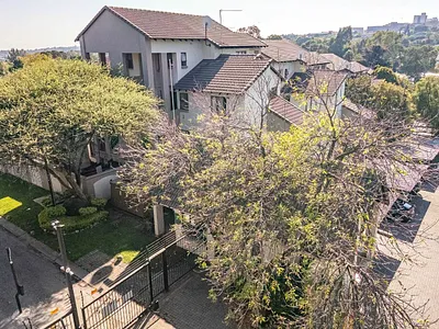 2 Bedroom Apartment For Sale in Randburg - b6RO.webp
