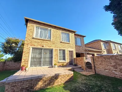 3 Bedroom Apartment For Sale in Randburg - Whbw.webp