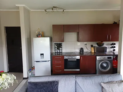 2 Bedroom Apartment For Sale in Randburg - 1BXn.webp